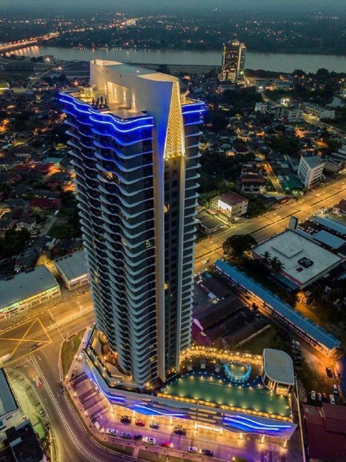 Zulanie Suite Troika Residence: Golden Triangle Oasis with Pool Kota Bharu Exterior photo