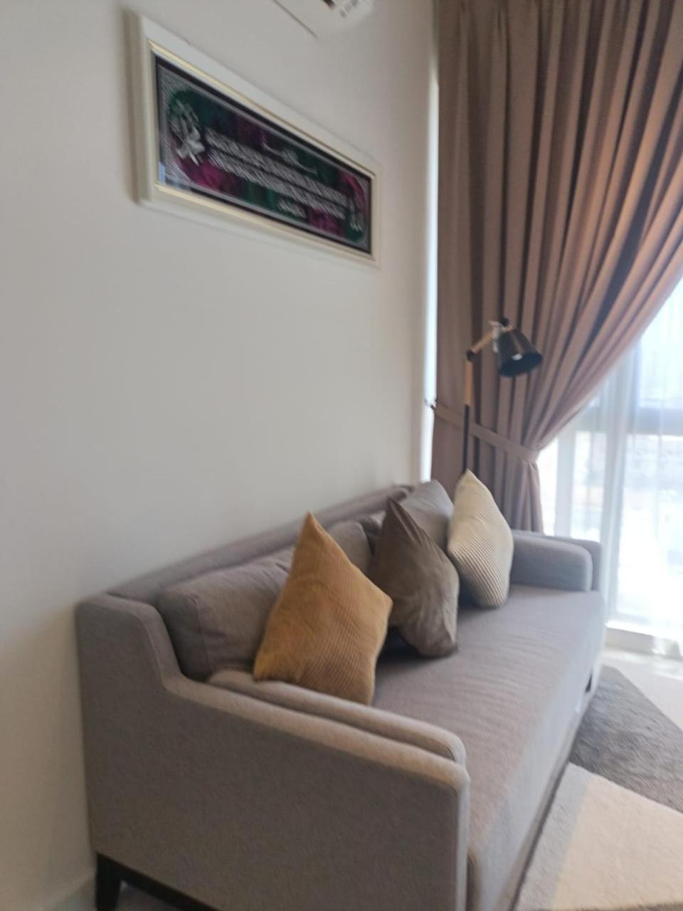 Zulanie Suite Troika Residence: Golden Triangle Oasis with Pool Kota Bharu Room photo